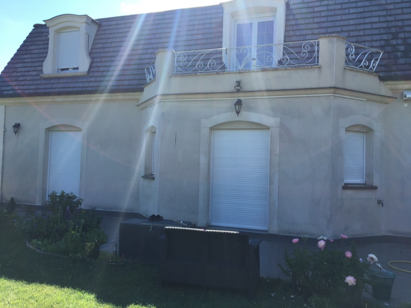 Façade avant nettoyage